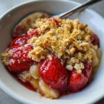air fryer strawberry crisp simple ingredients